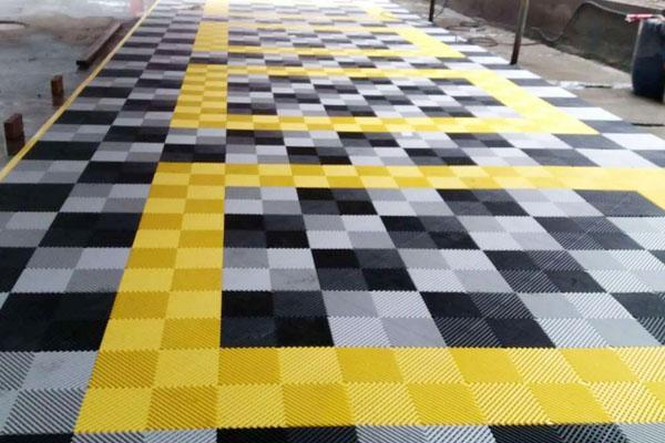 Polymer corrosion resistant grid plate