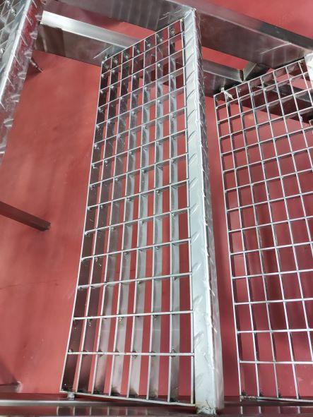 grate stair treads