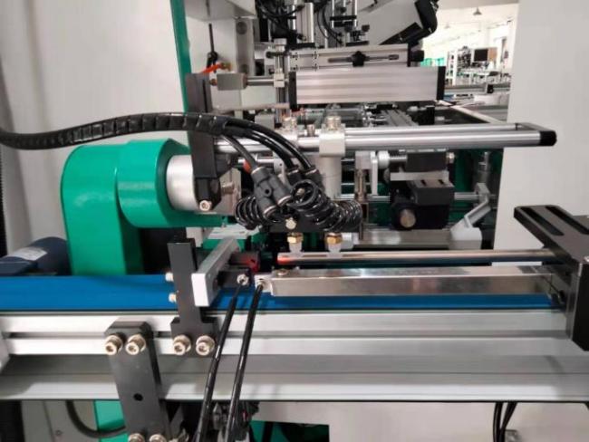 6 Station 25pcs/Min Multicolor Screen Printing Machine ISO For Cap 1