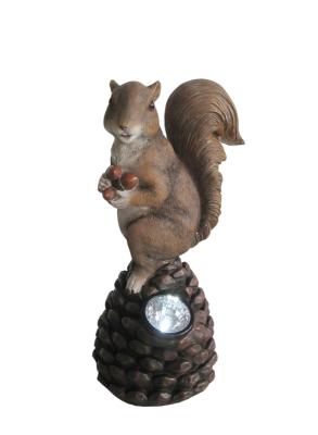 China Decorative Squirrel Solar Powered Animal Garden Lights With Spotlight for sale