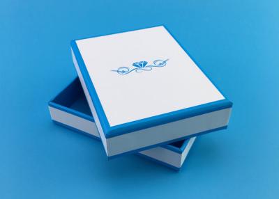Chine Bijoux emballant le boîte-cadeau décoratif de papier fait main de boîte-cadeau de papier de carton de 2MM à vendre