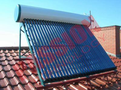 China Aquecedor de água solar liso do telhado, aquecedor de água solar da tubulação de cobre para lavar à venda