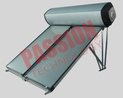 China Compact Swimming Pool Solar Water Heater Flat Plate Black Chrome Coating for sale