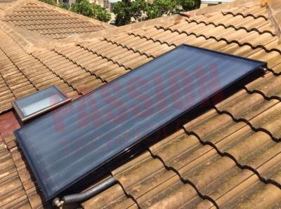 中国 ホテルの太陽給湯装置のモダンなデザインの高圧平らな版のソーラー コレクタ 販売のため