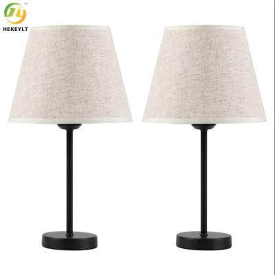 中国 E26 Modern Alloy Metal Bedside Table Lamp White Linen Shade 販売のため