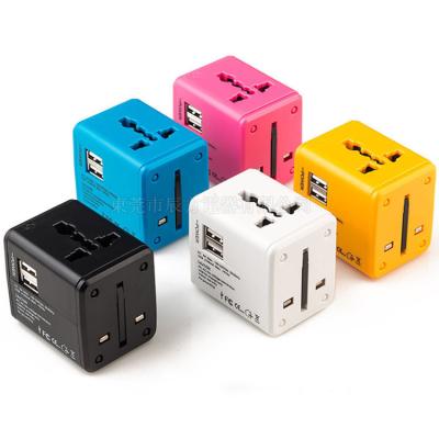 China Universal Travel Plug Adapter With Type C Smart USB Charger Electrical en venta