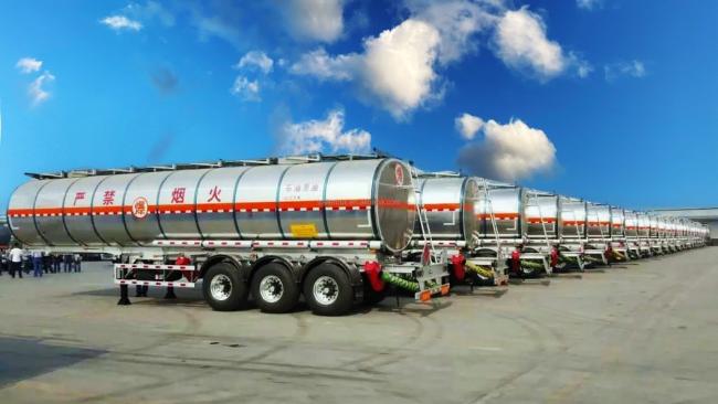 36000L 25t 3 Axles Heavy Duty Insulated Carbon Steel Tank Semi Trailer with BPW Axle 12t and Air Bag Spring Suspension