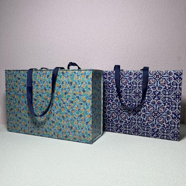 Custom Flower Pattern Folding Packaging Gift Box for Gift Storage