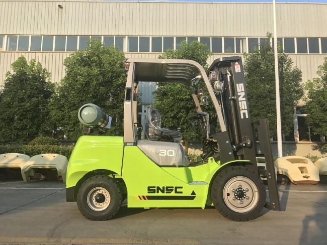Counterbalanced LPG Forklifts Truck 3ton Gas Fork Lift