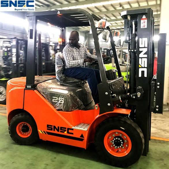 2.5ton Nissan Engine LPG Gasoline Side Shift S4500mm Mast Forklift Price