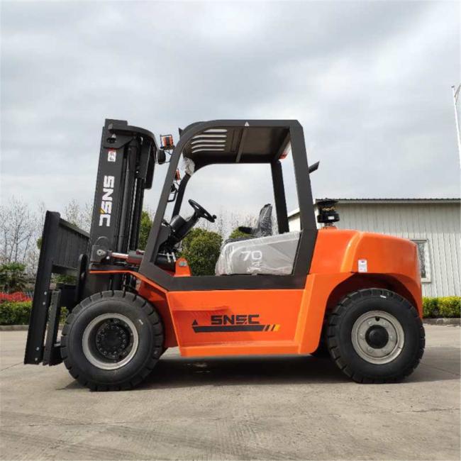 Diesel Fork-Lift Truck 7 Ton Fd70 Forklift for Sale