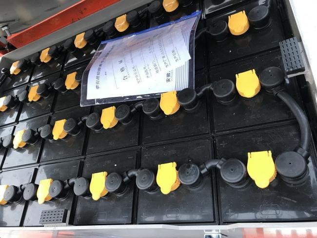 4 Wheet Electric Forklift 1.5t with 3 Stage Mast and 5m Lifting Height