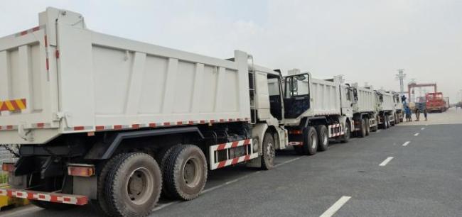 White F2000 6X4 Dump Truck 21-30 Tons Euro 2 Right Hand Drive Tipper 0