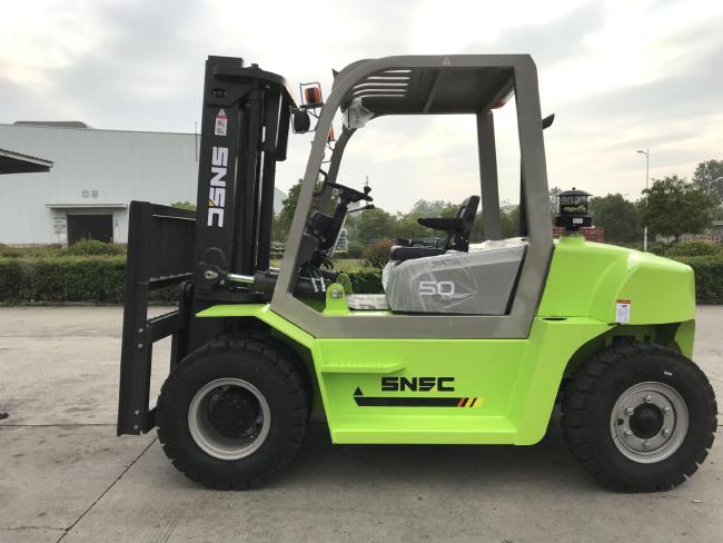 FD50 Diesel Forklift Front View