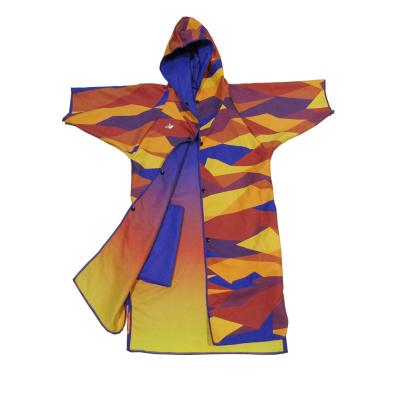 Chine Serviette de plage à séchage rapide de Microfiber Poncho Towel Printed Design Hooded à vendre