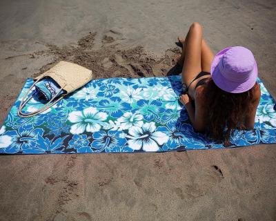 China toalla de playa de microfibra personalizada sin arena con toalla de bolsillo de microfibra reciclada playa seca de natación en venta