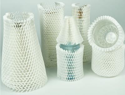 中国 Recyclable Honeycomb Wrapping Paper Protective Cover Biodegradable Kraft Paper Mesh Cover 販売のため