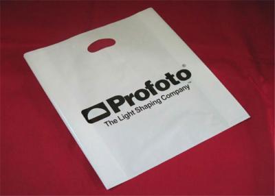 China Bolsos materiales del envase de plástico de la ropa del LDPE con el logotipo de encargo de la manija impreso en venta
