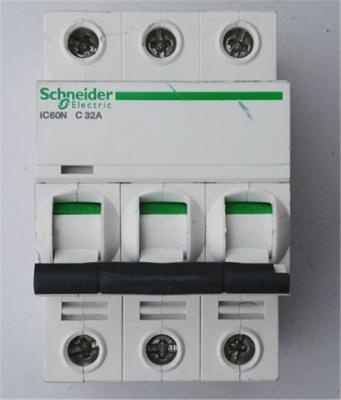 China Interruptor automático Schneider Acti 9 IC60N de 3 polos / Microinterruptor MCB 1p 2p 3p 4p en venta
