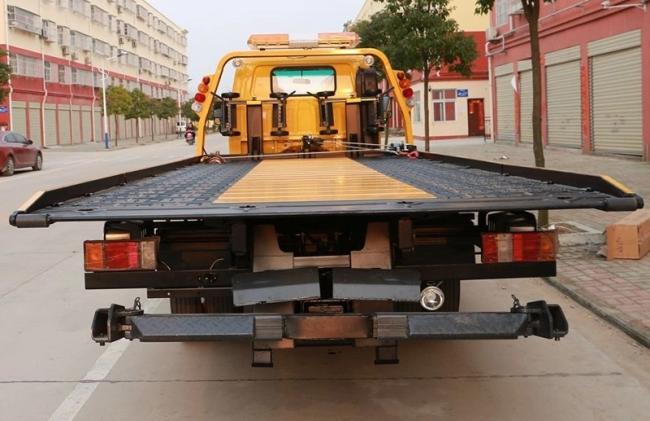 120HP 3 Ton Wrecker Truck with Crane Tow Truck for Road Rescue Cheap Price