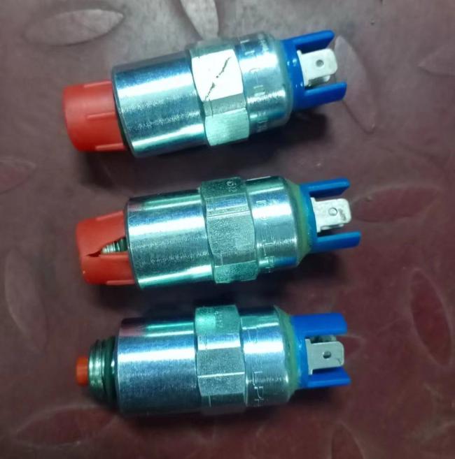 Perkins Engine Accessories 12V Shut-off Solenoid Valve 26420472/7185-900t