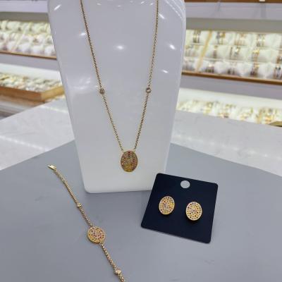 China CZ Diamond Jewelry Set Classic Pendant Necklace Stud Earrings Bracelet For Women Gold Plated Cubic Zirconia à venda