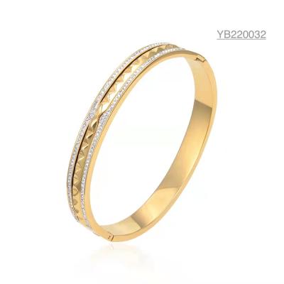 China 18k Gold Welt Womens Stainless Steel Bracelet Rhombus Inlaid Rhinestone Bangle for sale