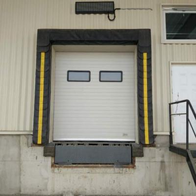 China High Resilient Loading Dock Seals And Shelters And Vehicle Restraint , High Efficiency for sale