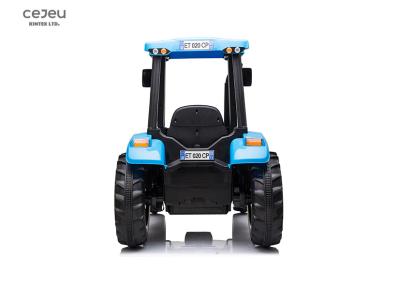 China 6 Km/Hr Plastic Ride On Tractor New Holland T7 Blue Ride On Tractor And Trailer 28kg for sale