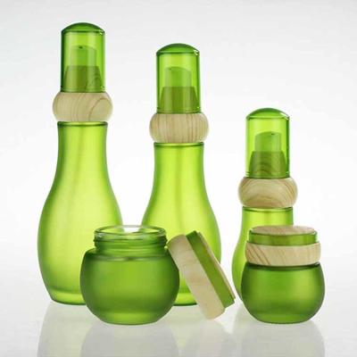 Chine 40ml lotion cosmétique de corps de bouteilles 32/400 en verre jet en verre de 4 onces met en vrac en bouteille à vendre