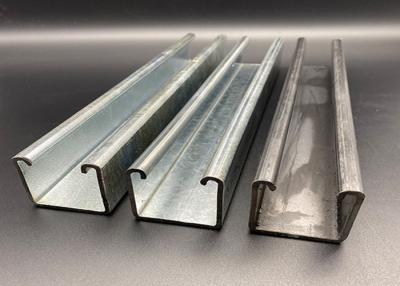 中国 冷たい形作られた電流を通された金属の支柱チャネル2.5mmのステンレス鋼304 販売のため