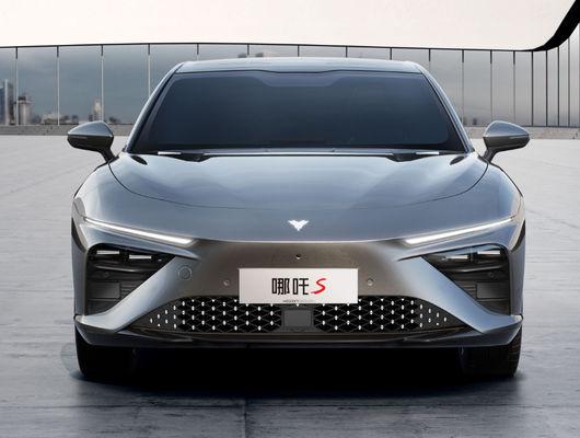 650-715KM Nezha Automobile Hozon NETA S Electric Vehicle 4 Doors 5 Seats