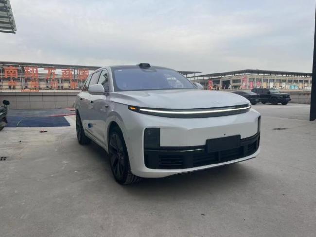 Bishkek 2023 New Hybrid Electric Vehicle Li Xiang L8 L9 Li L7 New Energy EV Cars Extended-Range 0