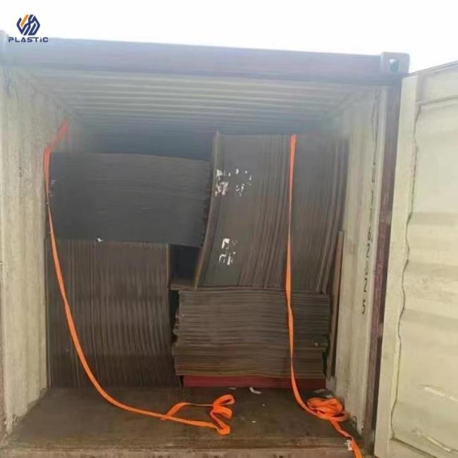 Acrylic sheets packed on pallets