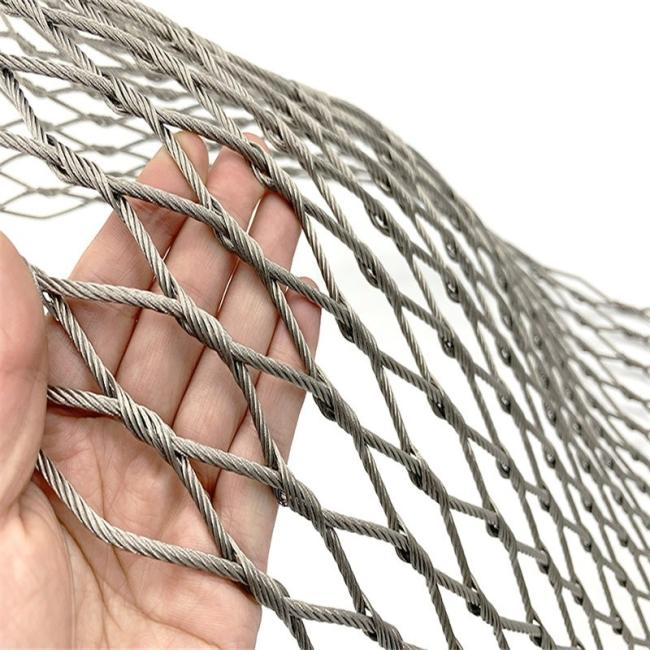 Knotted stainless steel cable mesh sample