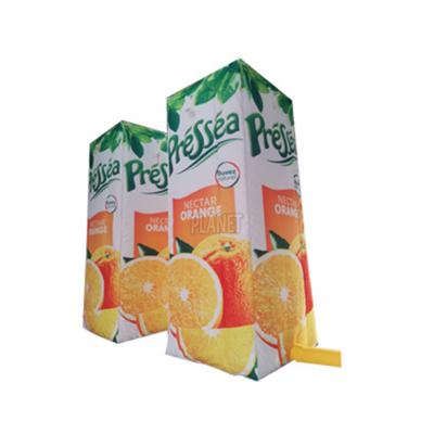 Chine Bouteille de jus gonflable de forme carrée Bouteille à boire modèle Bouteille à boire gonflable de jus d'orange pour la publicité à vendre