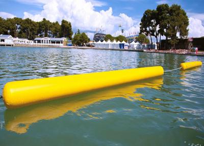 Chine Adaptez tube aux besoins du client gonflable jaune de flottement de balise de cylindre de PVC de 0.9mm le long pour le parc aquatique à vendre