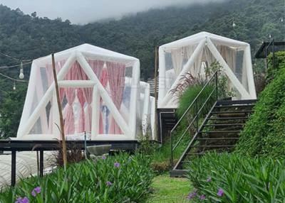 中国 屋外の携帯用高級ホテルの三角形透明なポリ塩化ビニールの膨脹可能な多角形の星の芝生のテントの泡キャンプ テント 販売のため