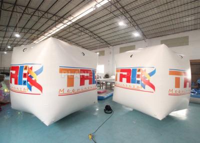Chine Cube gonflable en balise 2x2x2m de bain de place flottant le ponton gonflable de sports aquatiques de balise de marqueur à vendre