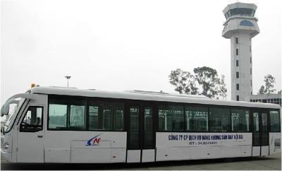 China Durable Nice Airport Shuttle Bus Ramp Bus With Adjustable Seats for sale