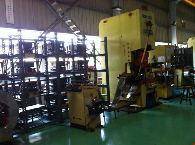 NC servo feeder