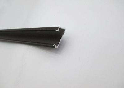 China La protuberancia de aluminio de la puerta del obturador de la lumbrera perfila la Anti-Deformación exacta del corte en venta