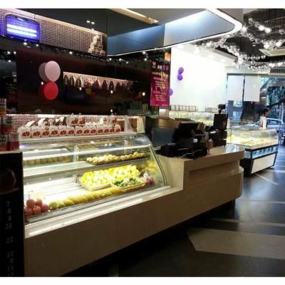 China Refrigerador plano de la exhibición de la panadería de los estantes 900W el 1.8m en venta