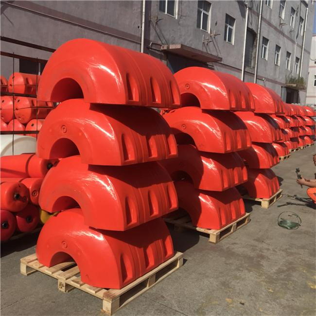 Hose pipe float in marine environment