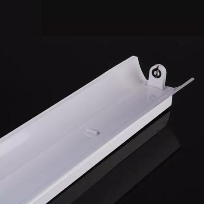 China 1.5M dispositivo elétrico claro fluorescente da luz do tubo de 4 pés com refletor do ferro à venda