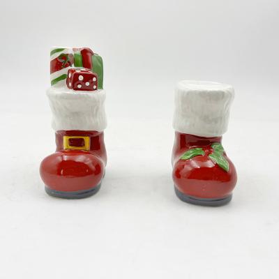 中国 Santa And Boot Salt Pepper Shakers Ceramic Products For Kitchen And Home Decor 販売のため