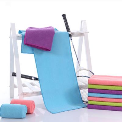 China Machine Washable Microfiber Sweat Towel For Gym Outdoor Activities for sale