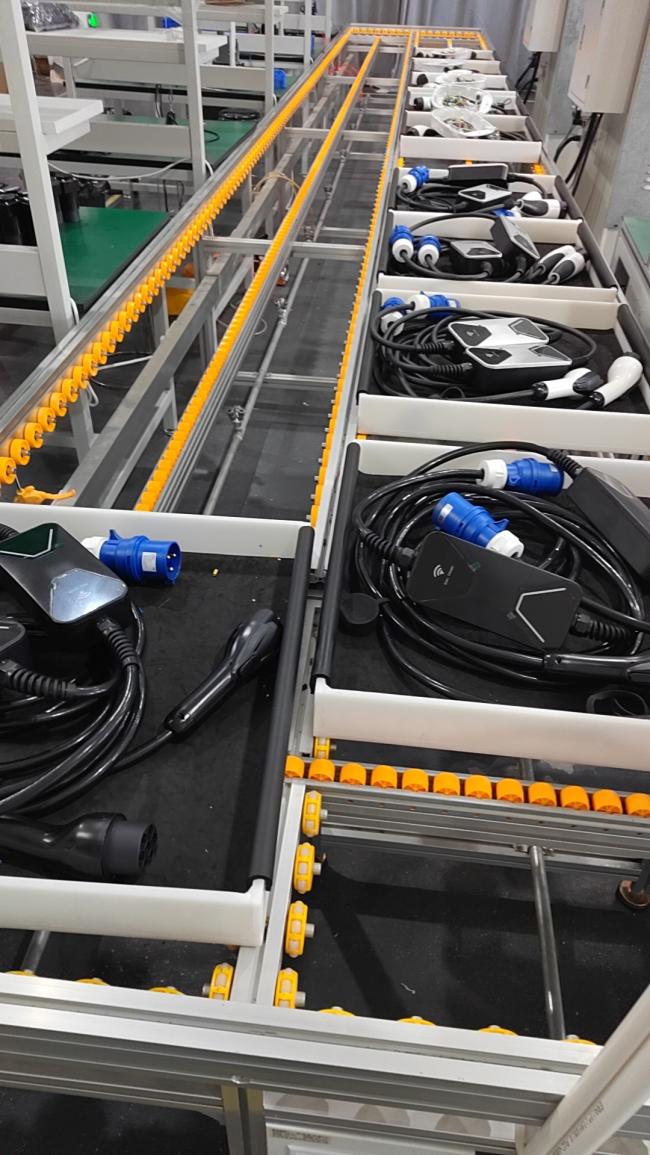 Portable EV Charger Type2 32A 7KW Fast AC Charging Station IEC 62196 WiFi LCD Tuya APP for Tesla BYD VW Electric Cars