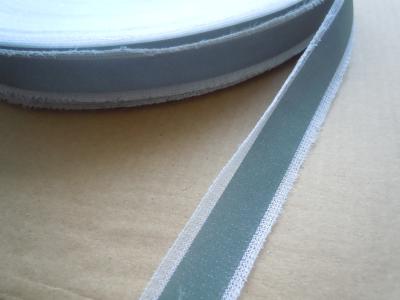 China Lichte Zilveren Weerspiegelende de Polyester donkere grijze weerspiegelende band van de Kledingsband 100%, stoffen weerspiegelende band Te koop