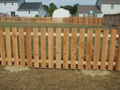 China Customized Outdoor Cedar Wood Fence For Garden Decoration Good Stability for sale